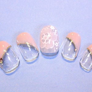 斜めフレンチ×レース編みフラワーネイル（ピンク）