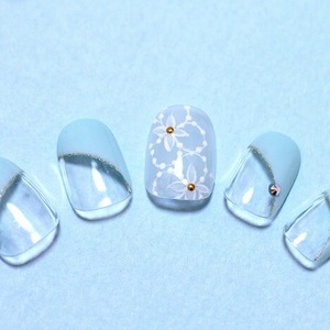 斜めフレンチ×レース編みフラワーネイル（ブルー）