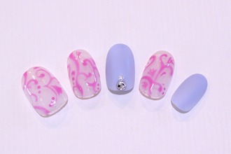 ダマスク柄ネイル