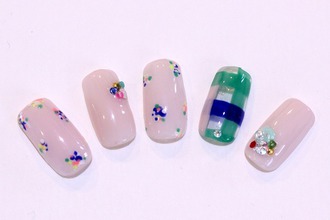 小花柄＆チェックネイル