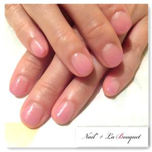 ピンクブラウンのカラーグラデーションネイル