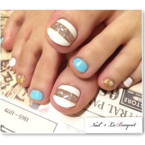 涼しげ　クリアシェルネイル