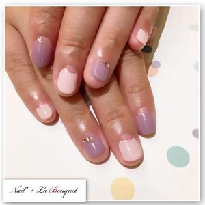 ２色カラーの逆フレンチネイル