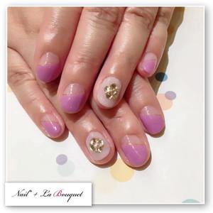 斜めフレンチ×ビジューブローチネイル ピンク